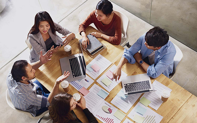 The Ultimate Guide to Balancing Academics and Extracurricular Activities for management Students.